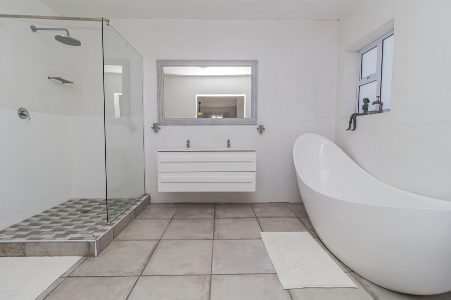3 Bedroom Property for Sale in Grotto Bay Western Cape